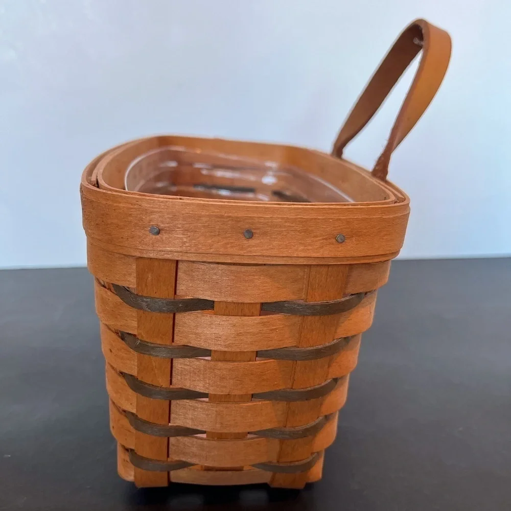 Longaberger Medium Key Basket with Heartland Green Accent Weaves